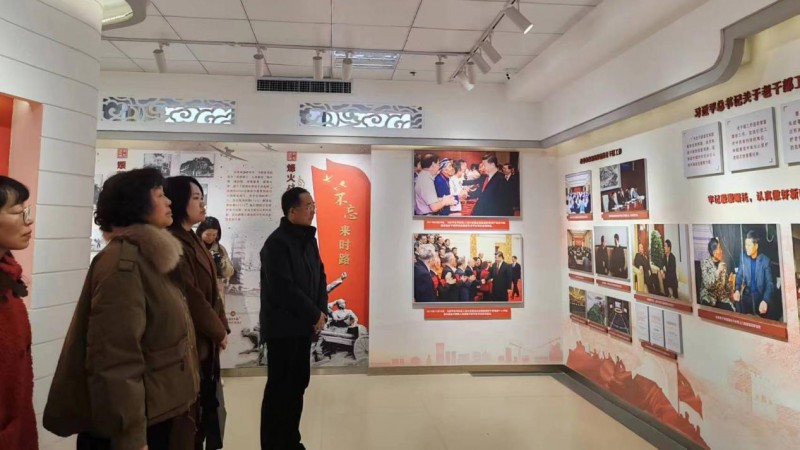 2.28建筑与市政设计部设计人员在宜昌老年大学参观学习